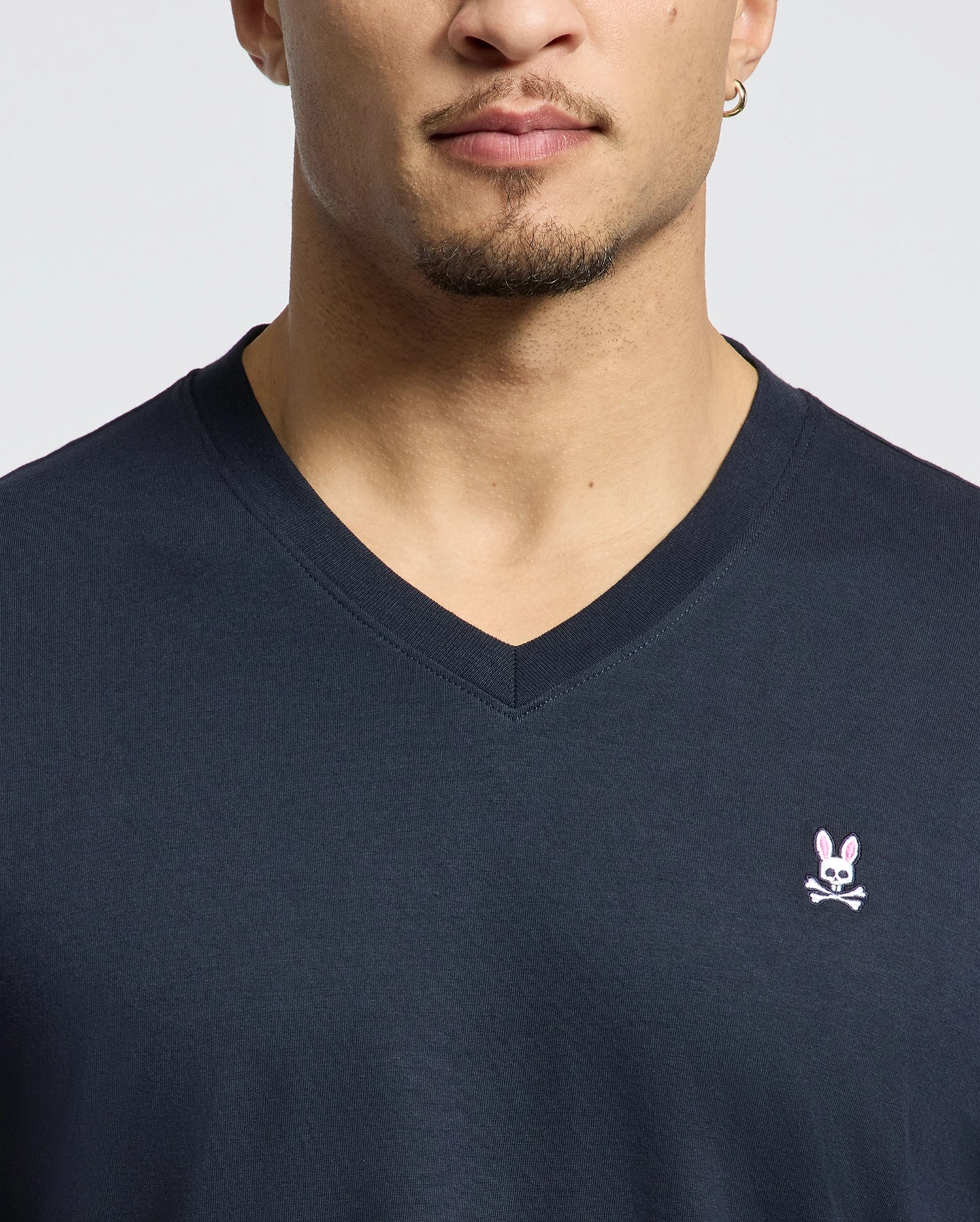 MENS CLASSIC V NECK TEE - B6U100ARPC - Image 4